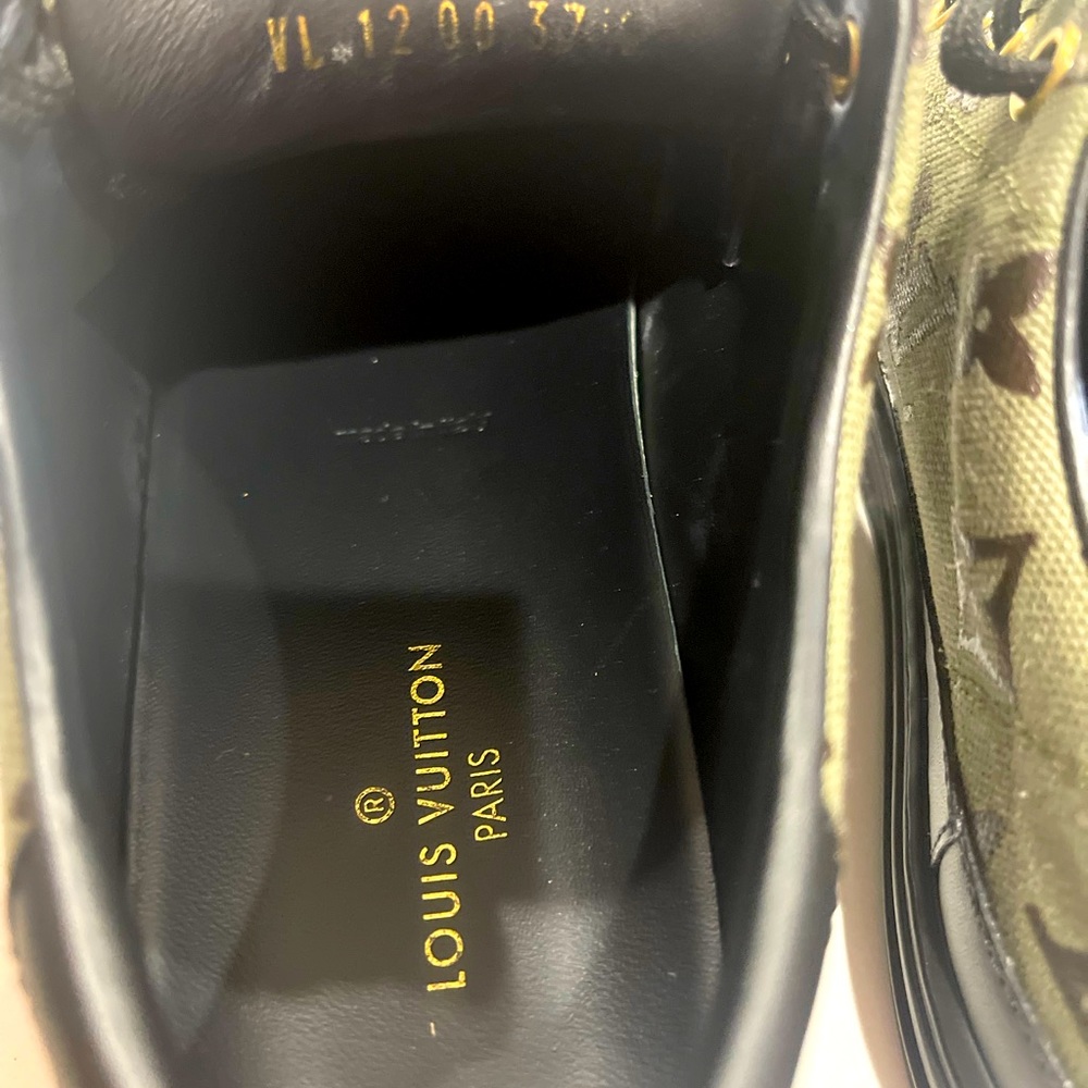 Louis Vuitton olive green sneakers - Picture 4 of 6